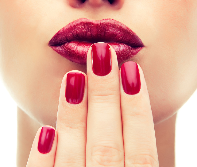 Trucos para que tu esmalte de uñas dure más tiempo