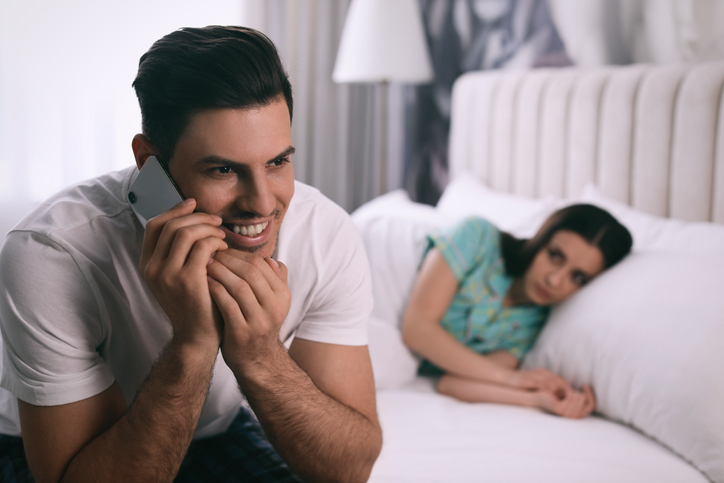 ¿Qué es la infidelidad emocional y cómo puede dañar las relaciones de