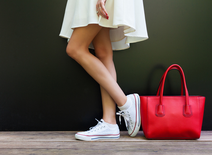 Zapatillas de moda mujer: tendencias actuales que dejan huella