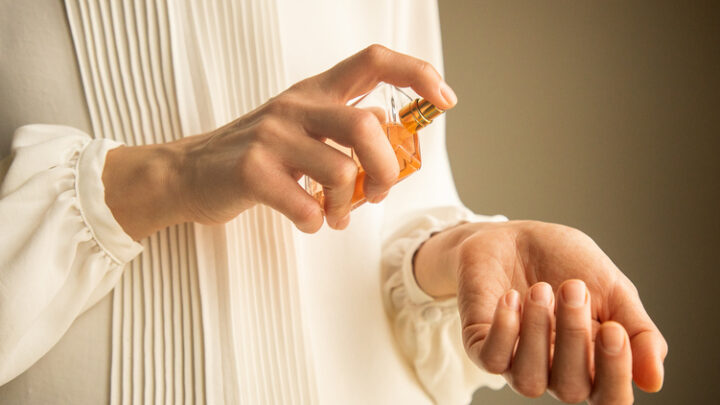 Cómo hacer que tu perfume dure más tiempo en la piel: Tips y recomendaciones